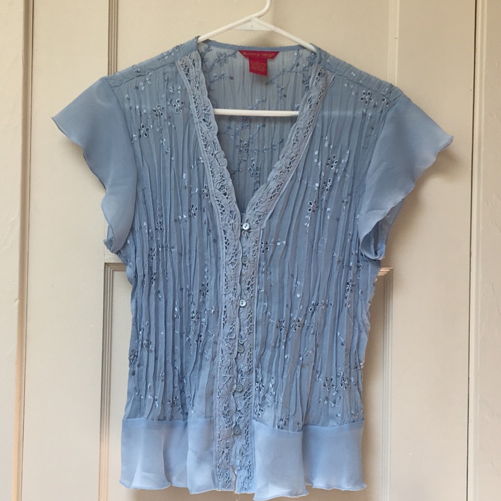 Lightweight  top -  beautiful lace detail